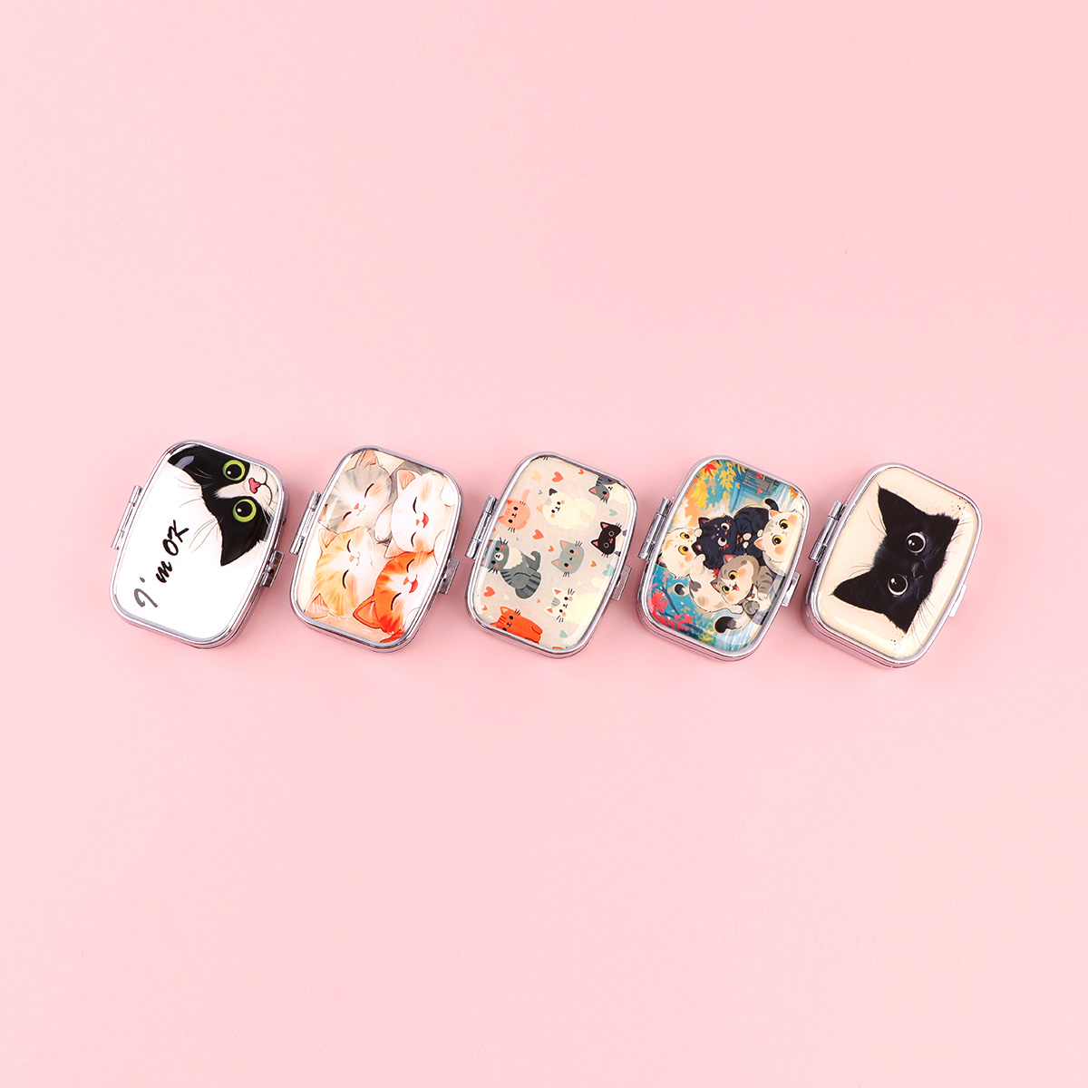 Cute Cat Pill Box 2-Compartmen - Travel Accessories In Bulk recension och pris