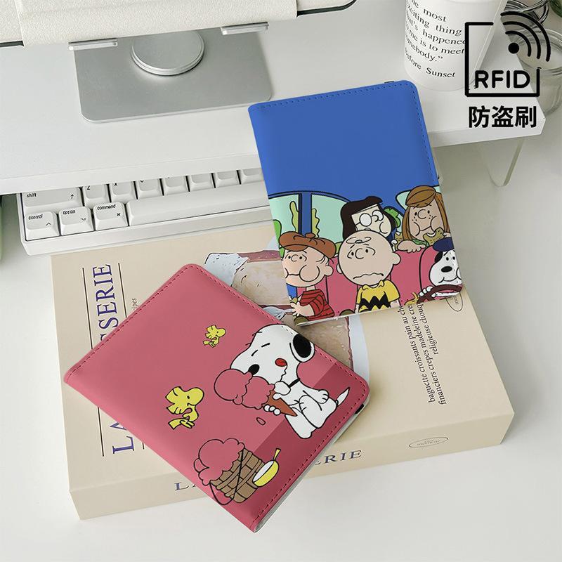 Snoopy Cute Passport Holder Pr - Travel Accessories In Bulk recension och pris